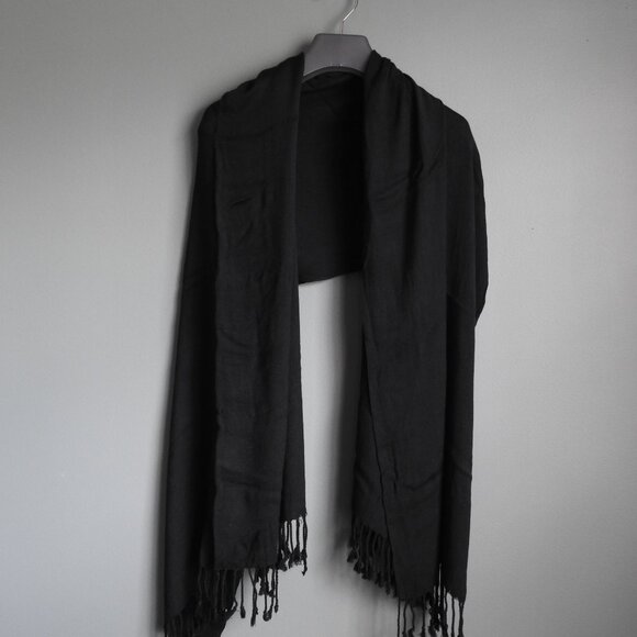 Black Jumbo Pashmina Wrap Scarf - Picture 3 of 6